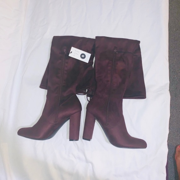 Burgundy thigh-hi boot brand new, never worn. - Picture 3 of 5